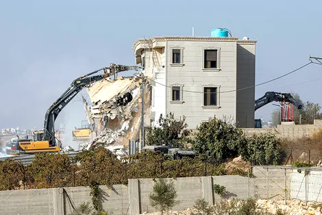 Quân đội Israel phá dỡ nhiều công trình tại Bờ Tây
